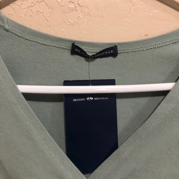 Brandy Melville Amara Top - Picture 2 of 4